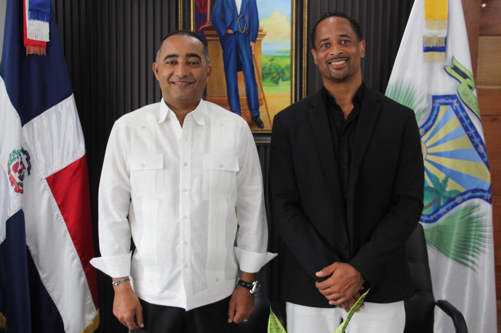 Andre Freeman meets with Ramón Antonio Ramírez, Mayor of Punta Cana